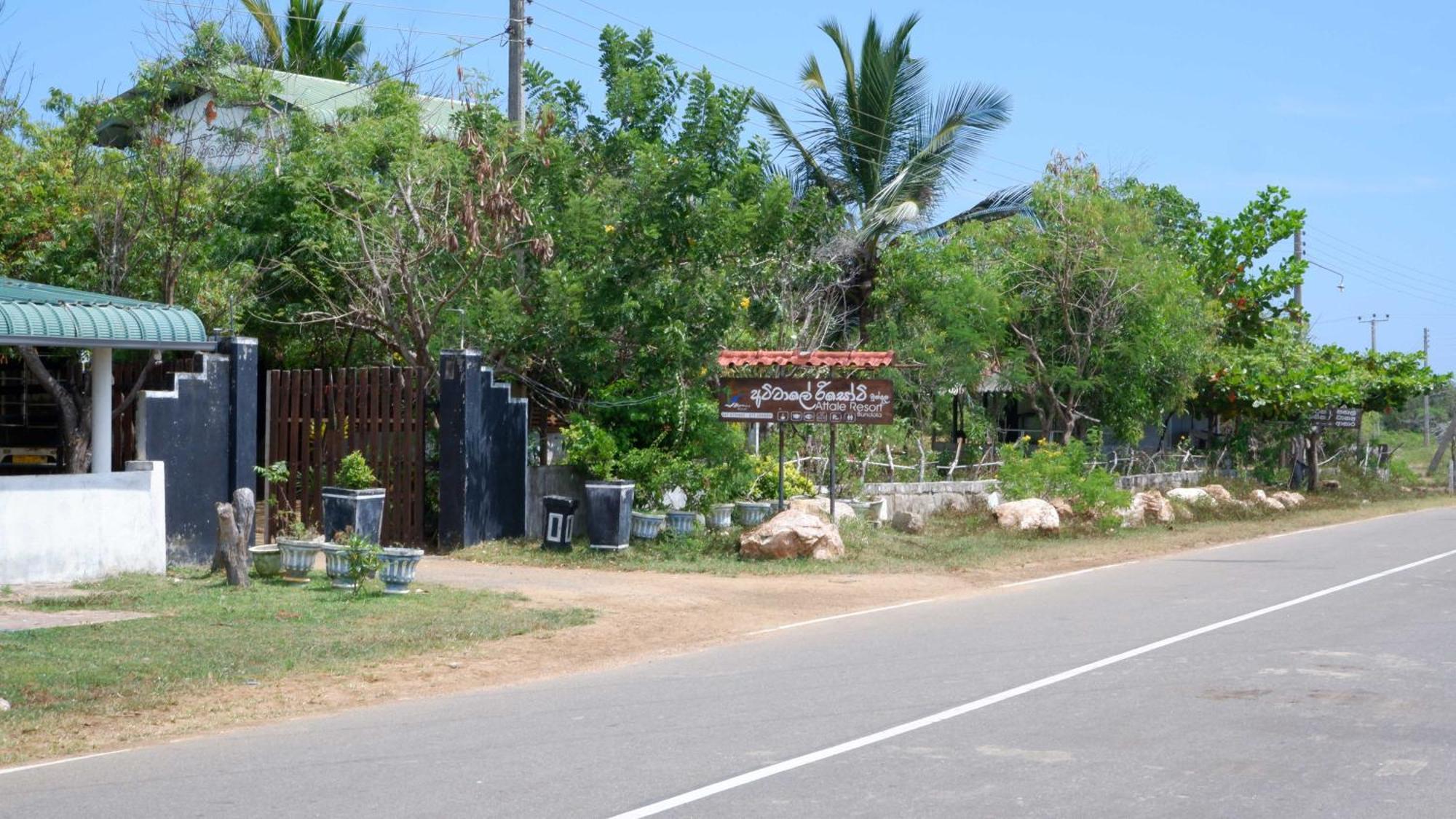 Attale Resort Tissamaharama Buitenkant foto